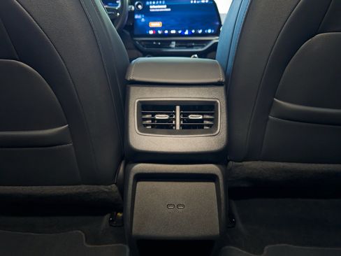 Used 2024 Chevrolet Equinox EV RS FWD image 22