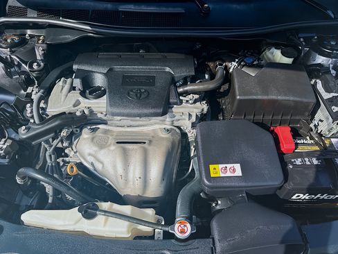 Used 2017 Toyota Camry SE FWD image 34