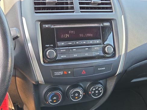 Used 2014 Mitsubishi Outlander Sport ES FWD image 23