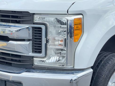 Used 2017 Ford F250 XLT AWD/4WD image 27