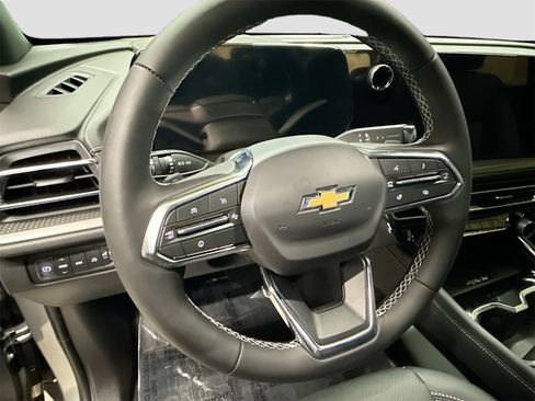 New 2026 Chevrolet Traverse LT image 11