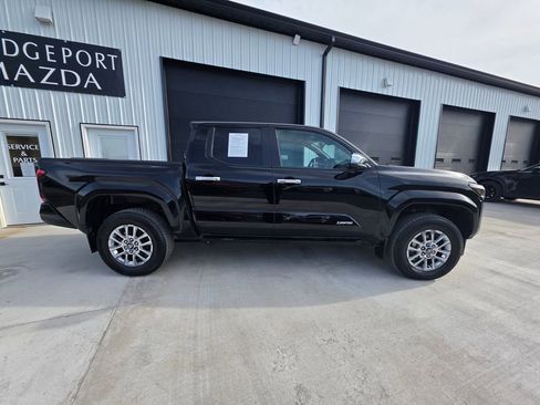 Used 2024 Toyota Tacoma Limited w/ Limited Package (LT) image 4