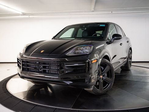 Certified 2026 Porsche Cayenne AWD/4WD image 1