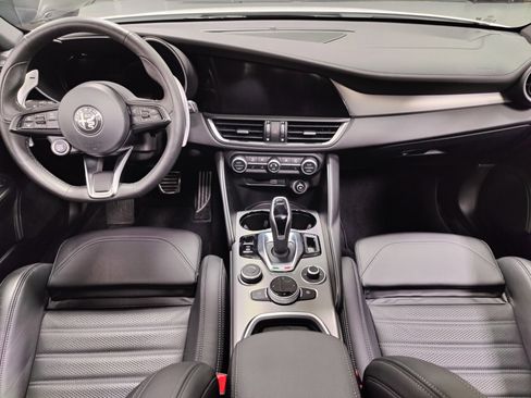 Used 2024 Alfa Romeo Giulia Veloce image 20
