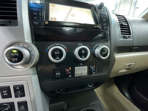 Used 2008 Toyota Sequoia Platinum w/ Cold Area Pkg AWD/4WD image 18