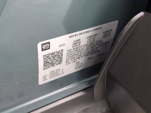 Used 2025 Chevrolet Trax LT FWD image 26