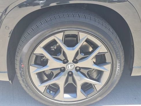 New 2026 Lexus TX 500h AWD image 10