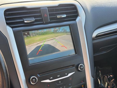 Used 2015 Ford Fusion SE w/ Equipment Group 202A image 23