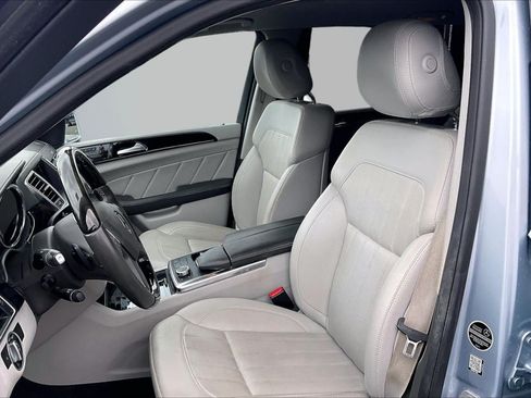 Used 2015 Mercedes-Benz GL 450 4MATIC w/ Lighting Package image 25