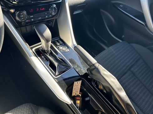 Used 2025 Mitsubishi Eclipse Cross LE image 24