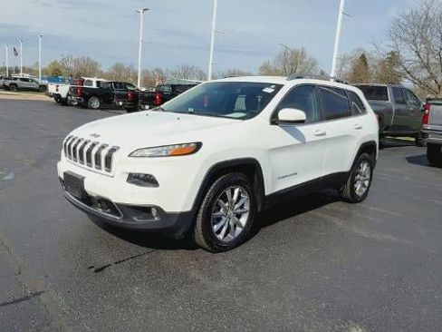 Used 2018 Jeep Cherokee Limited w/ Technology Group image 4