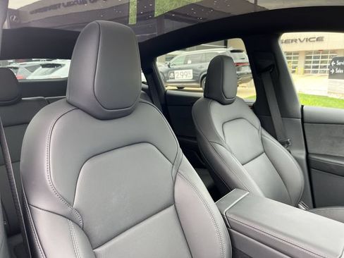 Used 2026 Tesla Model Y 2WD image 23