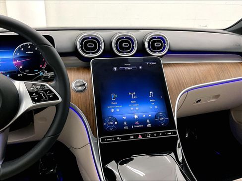 Used 2023 Mercedes-Benz C 300 Sedan image 5