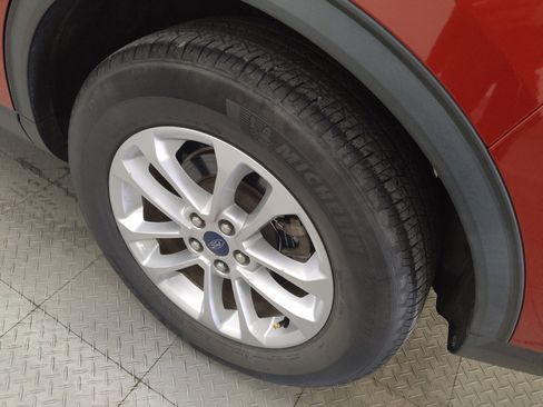 Used 2020 Ford Escape SE FWD image 31