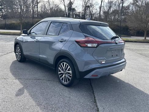 Used 2021 Nissan Kicks SV image 6