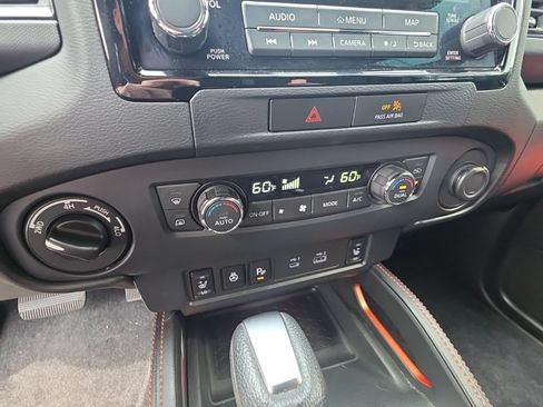 Used 2023 Nissan Frontier PRO-4X w/ Pro Convenience Package AWD/4WD image 18