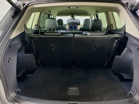 Used 2025 Volkswagen Atlas SE image 30