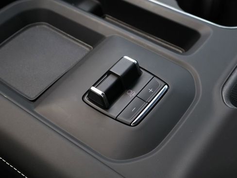 Certified 2025 GMC Sierra 2500 Denali Ultimate image 19