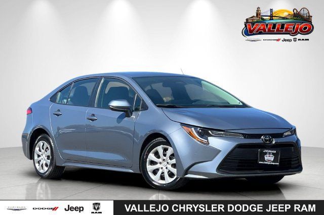 Used 2025 Toyota Corolla LE FWD image 1