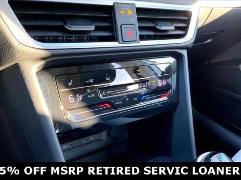 Used 2025 Volkswagen Taos SE w/ Panoramic Sunroof Package image 30