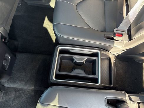 Used 2025 Toyota Grand Highlander XLE image 16