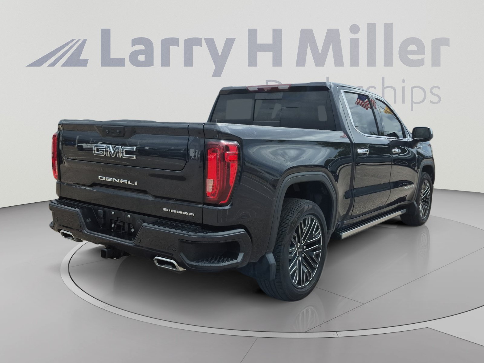 Used 2022 GMC Sierra 1500 Denali Ultimate AWD/4WD image 5