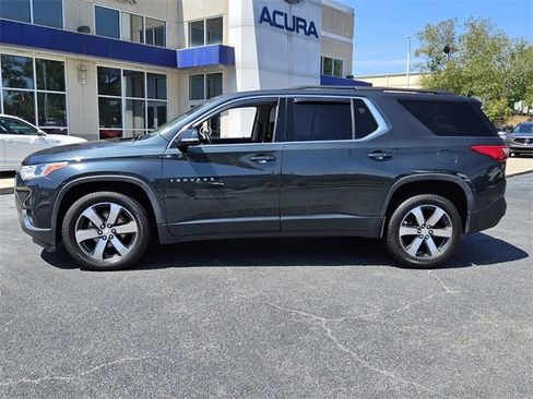 Used 2020 Chevrolet Traverse LT w/ LT Premium Package image 4