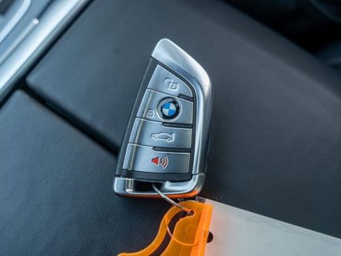 Used 2022 BMW X7 M50i w/ Dynamic Handling Package image 44