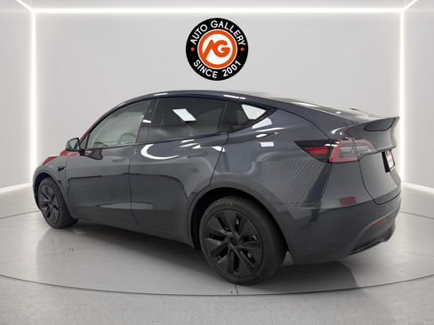 Used 2025 Tesla Model Y Long Range AWD/4WD image 5
