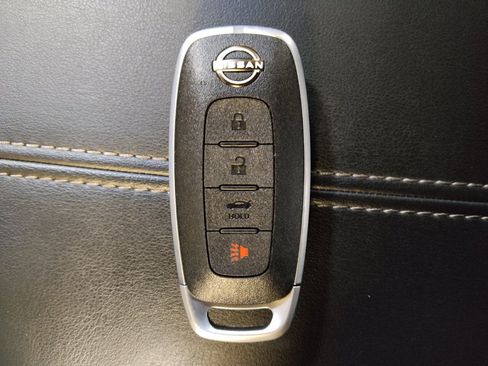 Used 2025 Nissan Sentra SV FWD image 32