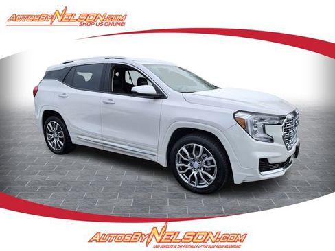 Used 2022 GMC Terrain Denali w/ LPO, Floor Liner Package image 1