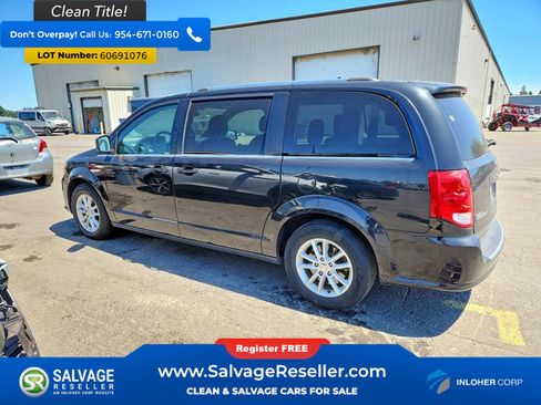 Used 2018 Dodge Grand Caravan SXT FWD image 3