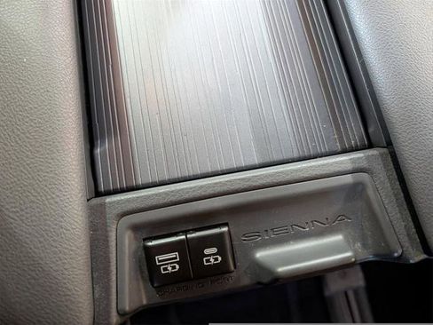 Certified 2024 Toyota Sienna XSE image 31