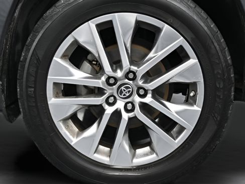 Used 2019 Toyota RAV4 Limited w/ Cold Weather Package FWD image 45
