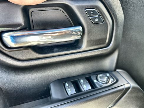 Used 2022 Chevrolet Silverado 1500 Custom w/ Safety Confidence Package image 17