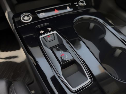 Certified 2025 Audi A6 e-tron Premium Plus w/ Premium Plus AWD/4WD image 25