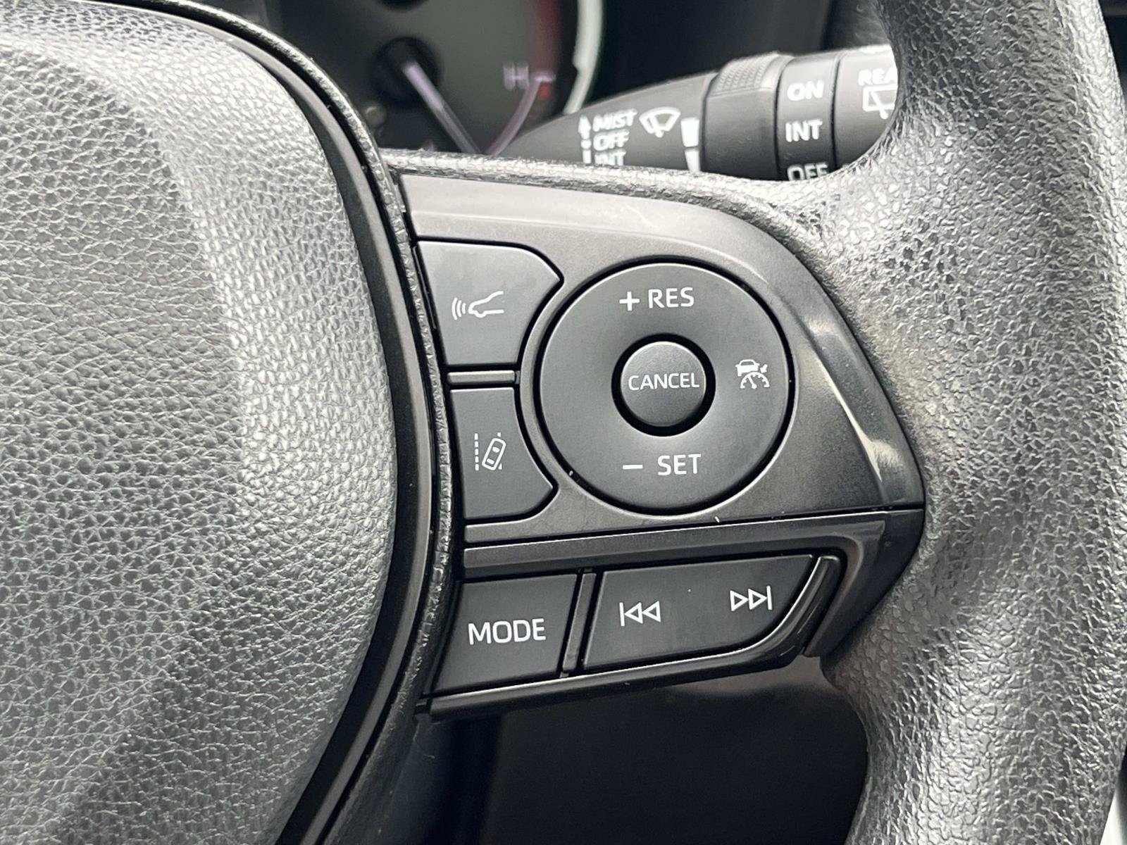 Used 2024 Toyota RAV4 XLE w/ Convenience Package FWD image 25