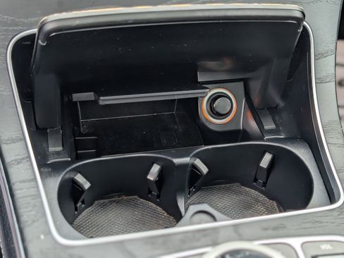 Used 2018 Mercedes-Benz GLC 300 4MATIC image 27