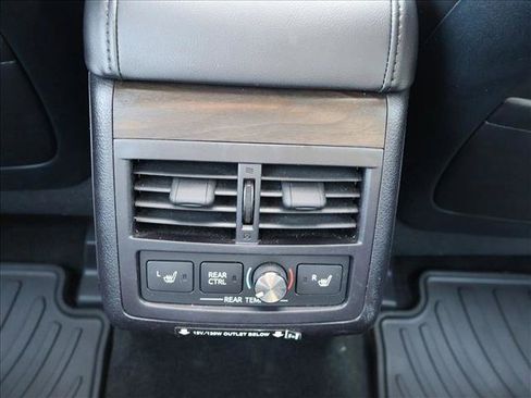 Used 2016 Toyota Avalon Limited w/ Toyota Safety Sense Package FWD image 25