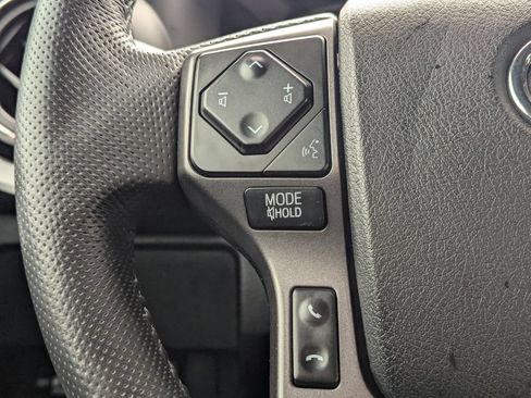 Used 2022 Toyota Tacoma TRD Sport AWD/4WD image 25