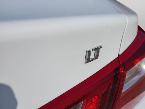 Used 2023 Chevrolet Malibu LT image 40