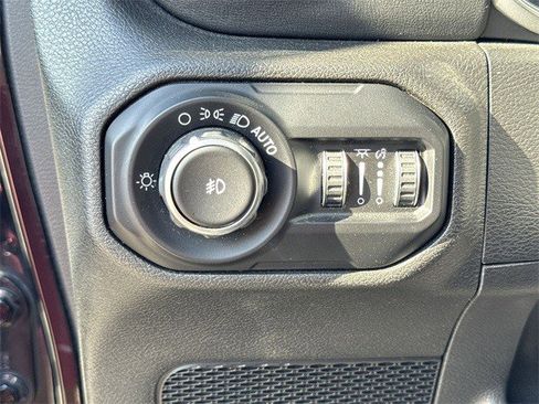 Used 2019 Jeep Wrangler Unlimited Sahara w/ LED Lighting Group image 37