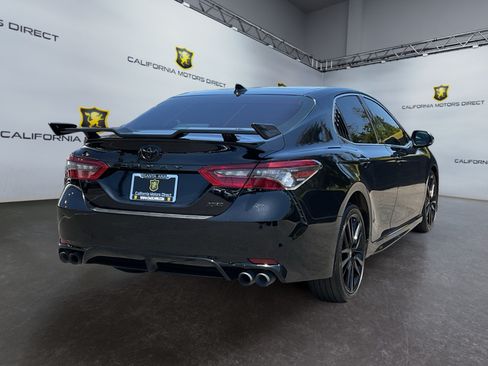 Used 2022 Toyota Camry XSE FWD image 5