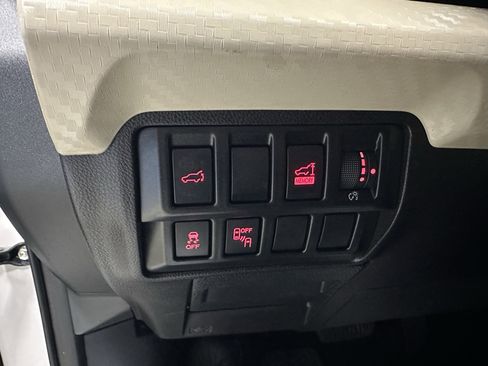 Used 2019 Subaru Ascent Premium image 16