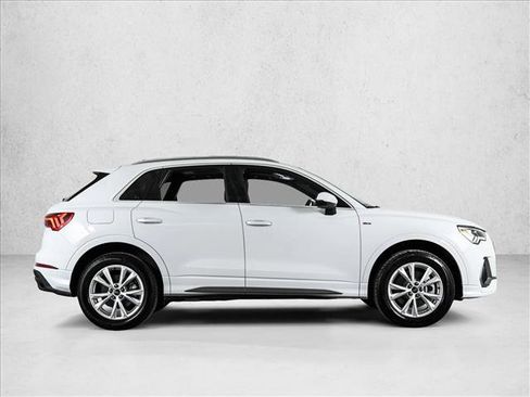 Certified 2025 Audi Q3 2.0T Premium w/ Convenience Package image 4