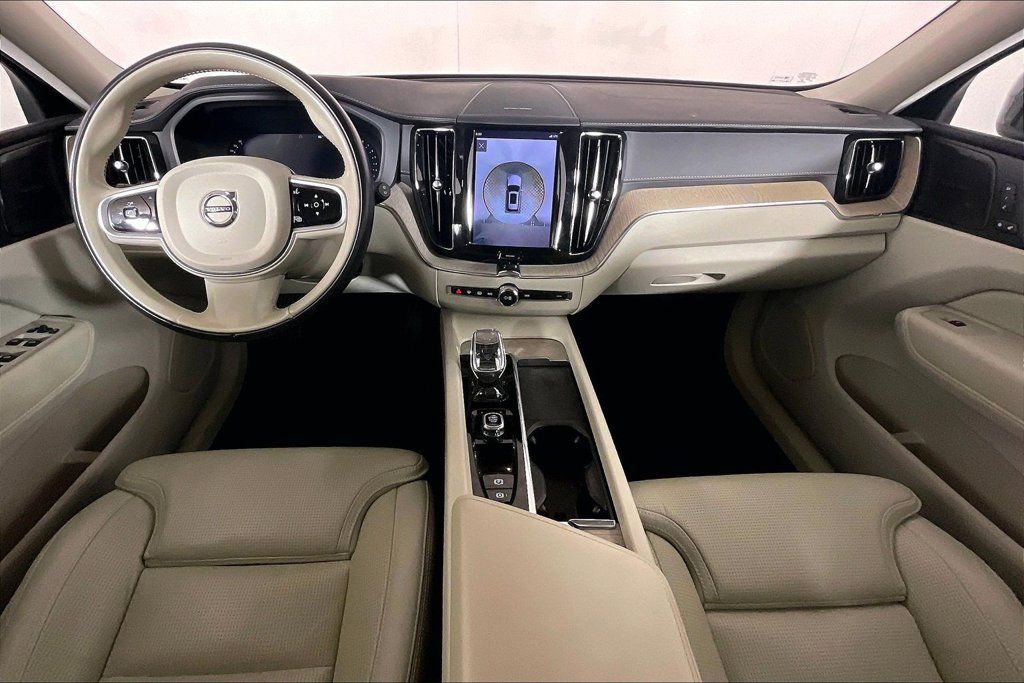 Used 2022 Volvo XC60 B5 Inscription w/ Advanced Package FWD image 15