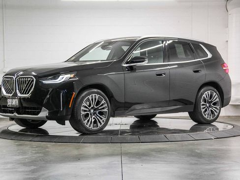 Used 2025 BMW X3 xDrive30i image 3