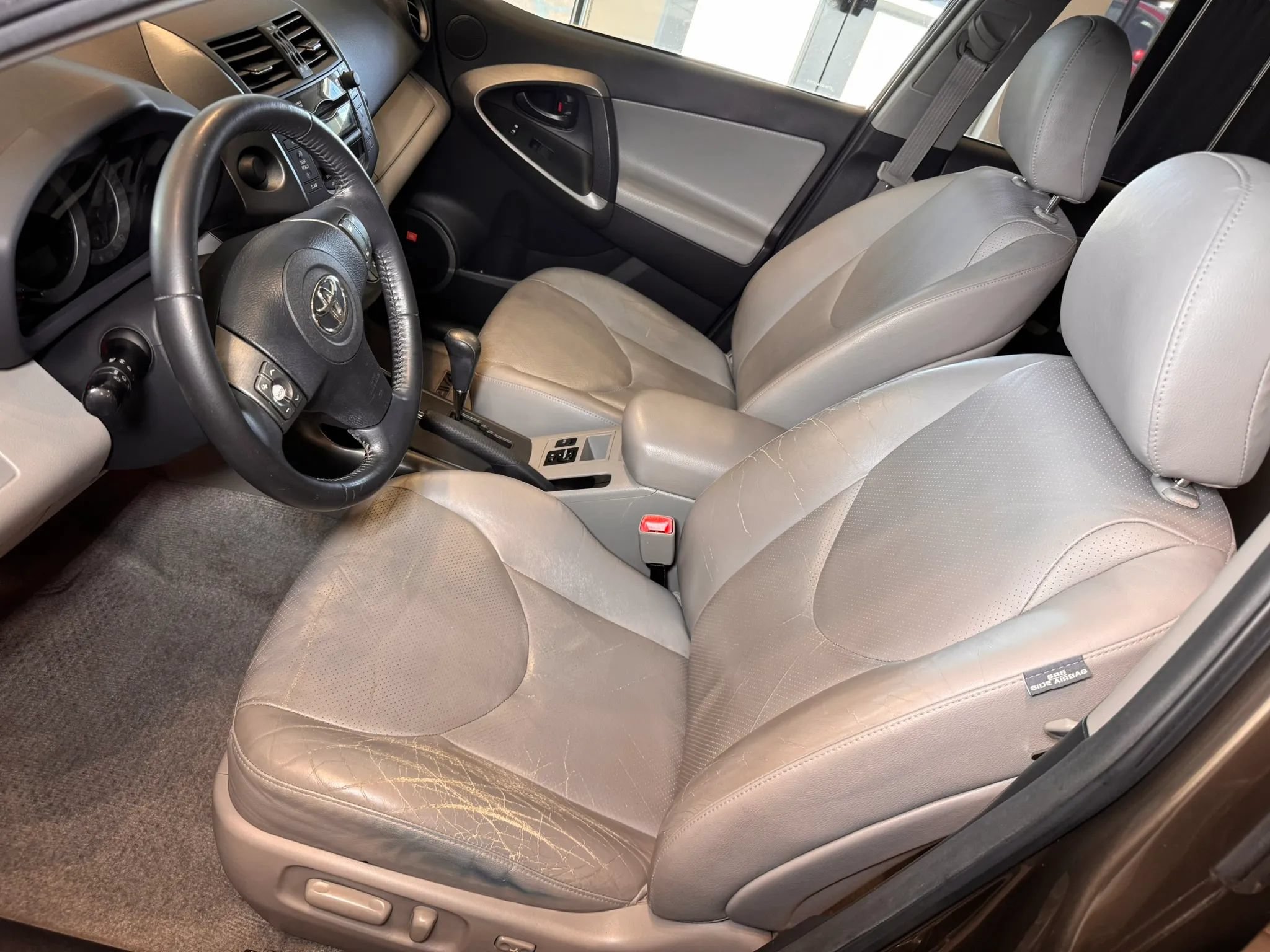 Used 2010 Toyota RAV4 Limited FWD image 29