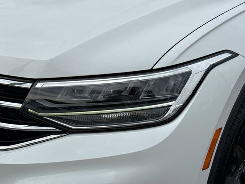 Used 2023 Volkswagen Tiguan SE image 9