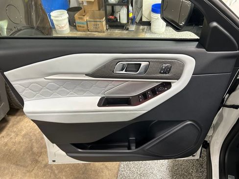 New 2027 Ford Explorer Platinum AWD/4WD image 14